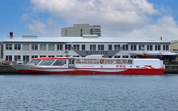  Die MS "Hanseblick" liegt am Anleger in Bremerhaven.