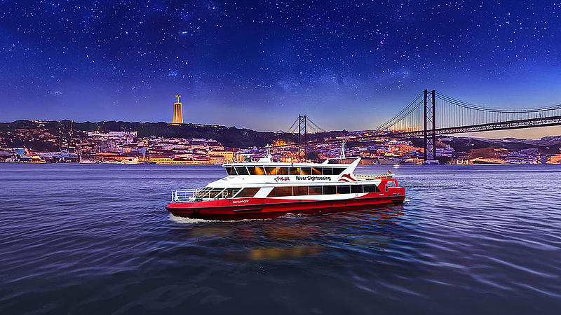 Crucero nocturno por las luces de Lisboa en el Tajo