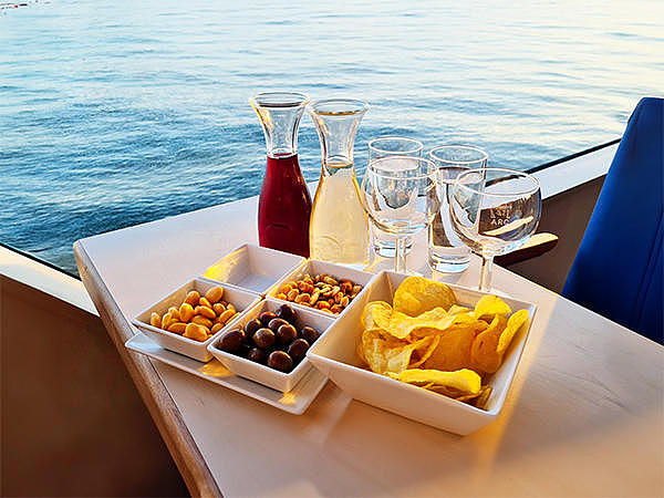 FRS Portugal day cruise snacks and drinks